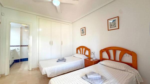 Piso en calle Tomás Bretón, 16