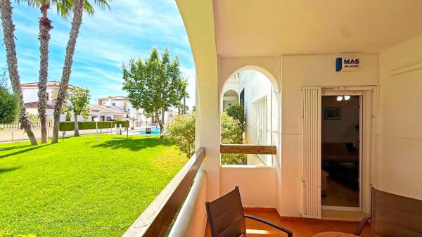 Piso en calle Tomás Bretón, 16