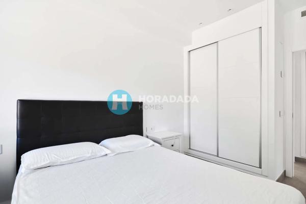 Chalet adosado en calle Flor de Pascua