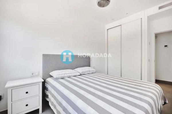 Chalet adosado en calle Flor de Pascua