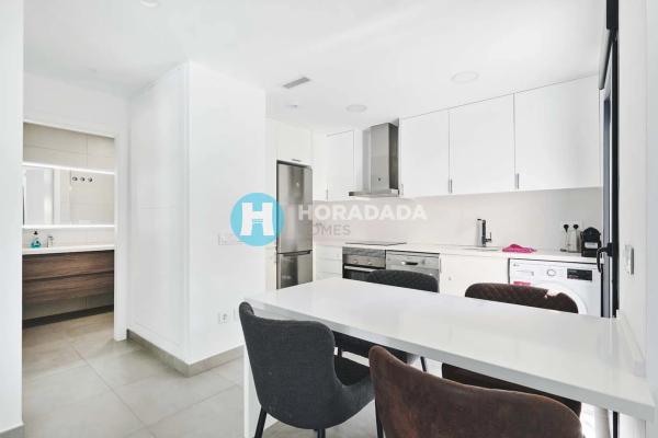 Chalet adosado en calle Flor de Pascua