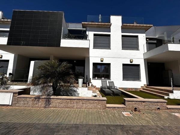 Chalet en Zona Pueblo