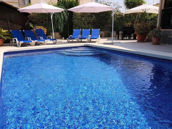 Casa independiente en avenida de las hierbas