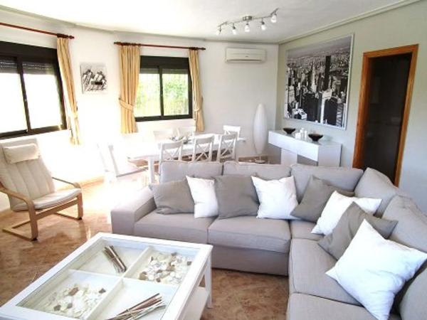 Casa independiente en avenida de las hierbas