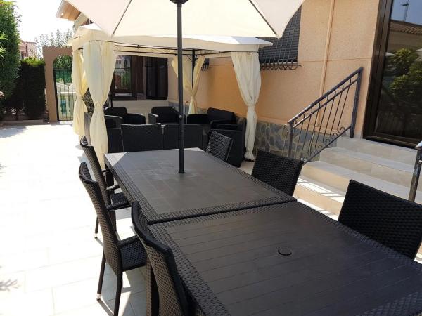 Casa independiente en avenida de las hierbas