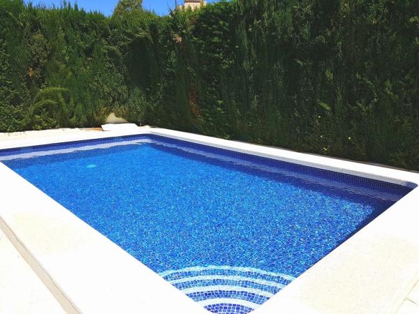 Casa independiente en avenida de las hierbas