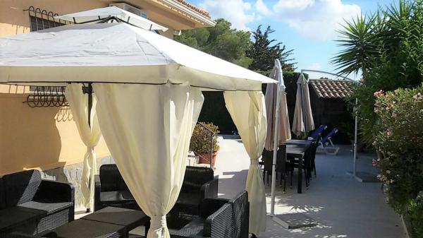 Casa independiente en avenida de las hierbas