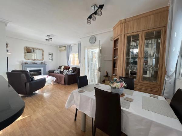 Casa de pueblo en avenida Río Llobregat