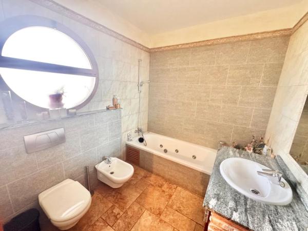 Casa independiente en calle Calderón Barca