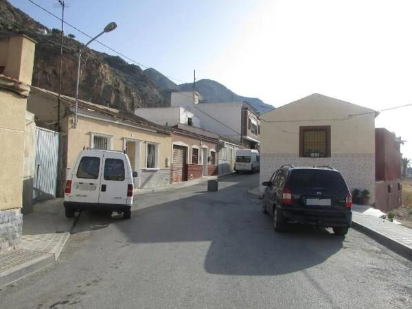 Chalet pareado en calle Gabriel Miró