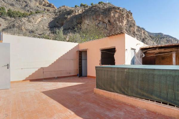 Chalet pareado en calle Arriba