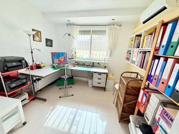 Casa independiente en calle Rubi