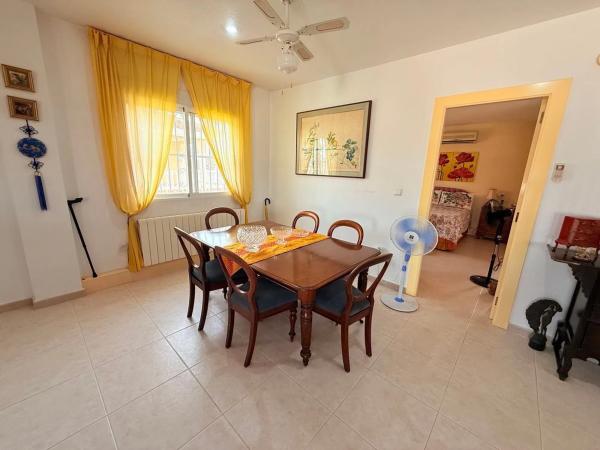 Casa independiente en calle Rubi