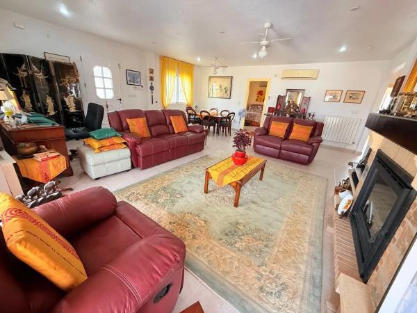 Casa independiente en calle Rubi