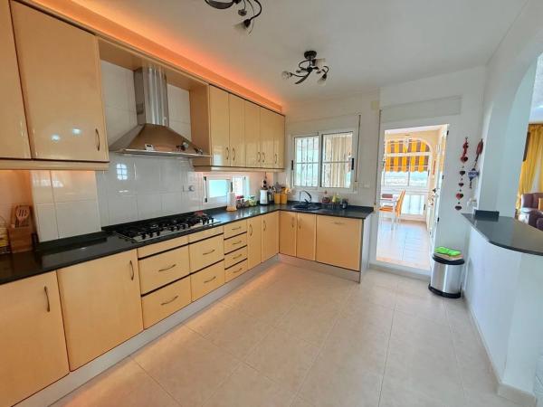 Casa independiente en calle Rubi