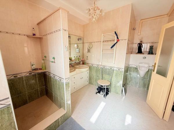 Casa independiente en calle Rubi