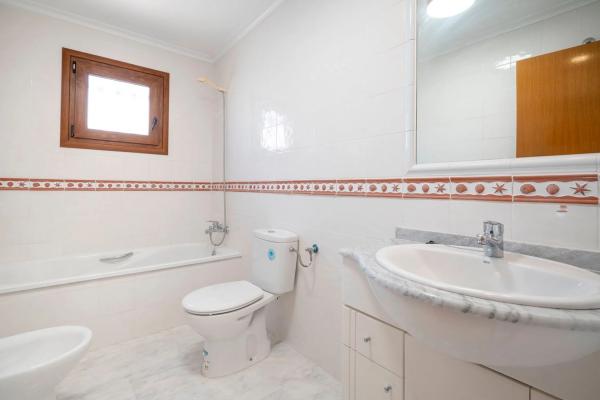 Chalet pareado en calle Los Torregrosas, 22