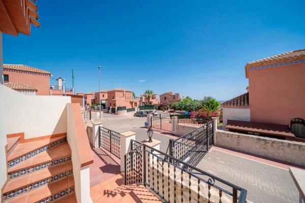 Chalet pareado en calle Los Torregrosas, 22