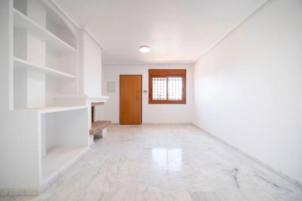 Chalet pareado en calle Los Torregrosas, 22