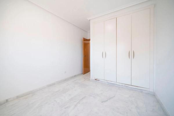 Chalet pareado en calle Los Torregrosas, 22