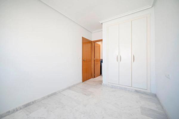 Chalet pareado en calle Los Torregrosas, 22