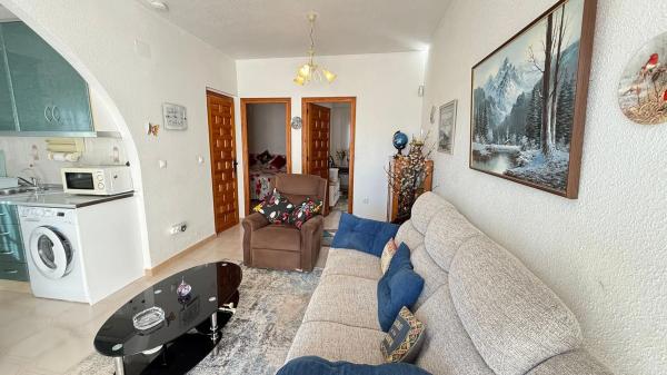 Chalet pareado en calle Igueña, 1