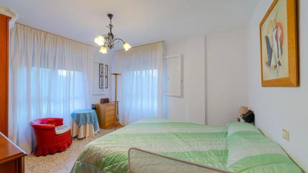 Piso en calle San Miguel de Salinas, 9