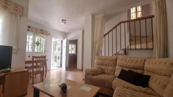 Casa independiente en calle las Tortolas