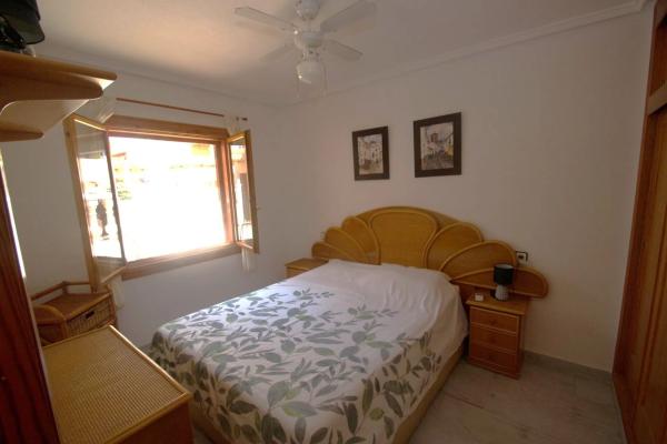 Chalet pareado en calle la Sagra