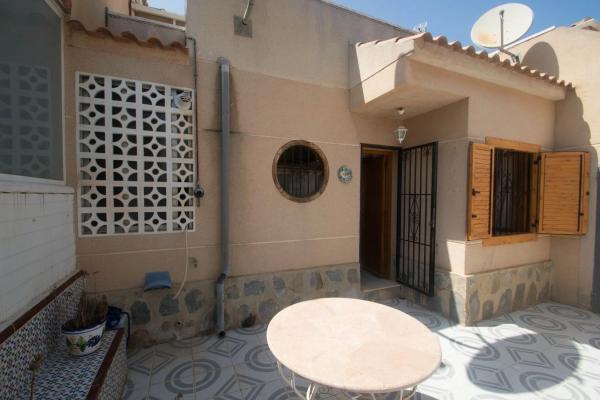 Chalet pareado en calle la Sagra