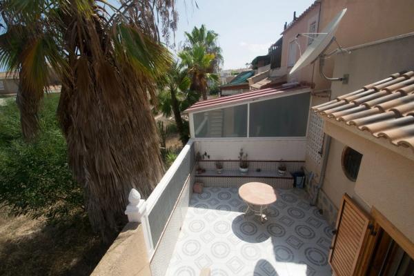 Chalet pareado en calle la Sagra