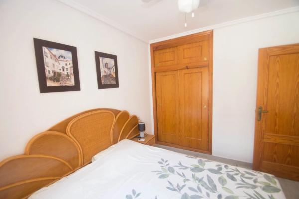 Chalet pareado en calle la Sagra