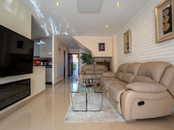 Chalet en Barrio Parque Acuático - Sector 25