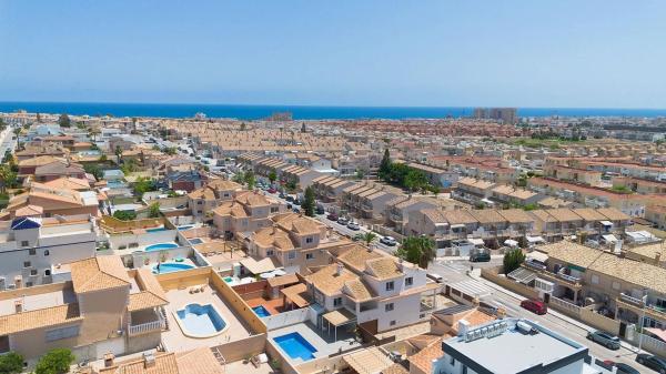 Chalet en avenida del Sur, 3