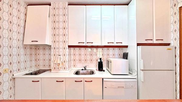 Piso en calle Bajamar, 2