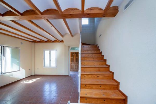 Casa independiente en calle Catral