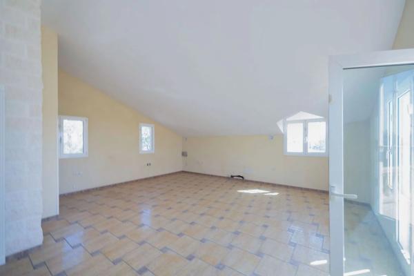 Casa independiente en calle Catral