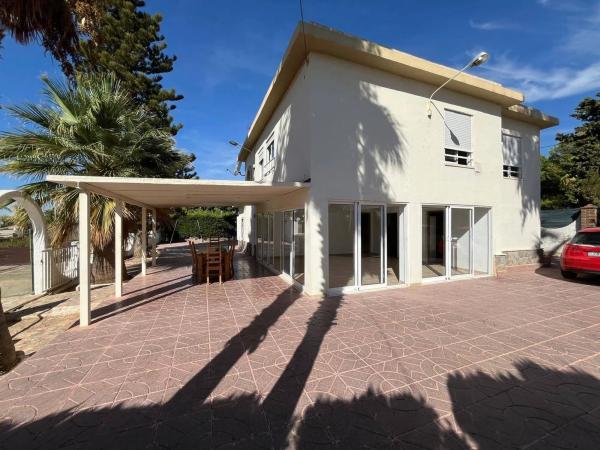 Casa independiente en camino del Tío Pau