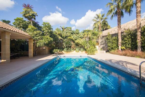 Casa independiente en calle la Encina