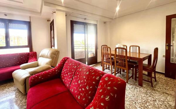 Piso en plaza de Madrid