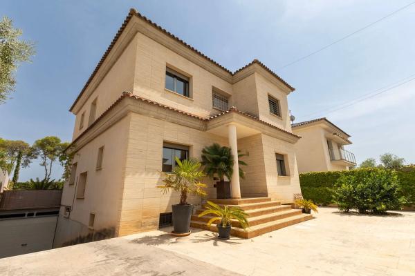 Casa independiente en calle Francisco Mollà Soler