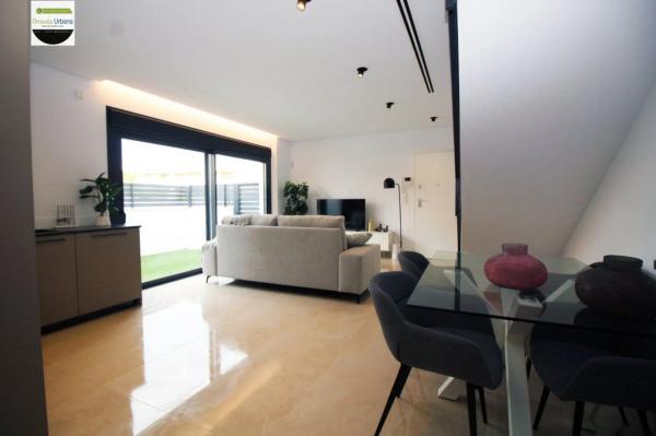 Chalet pareado en calle Josefa Botella Samper