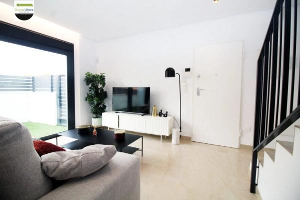 Chalet pareado en calle Josefa Botella Samper