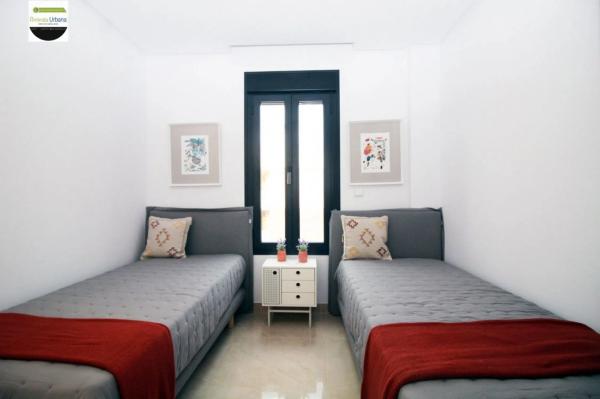 Chalet pareado en calle Josefa Botella Samper