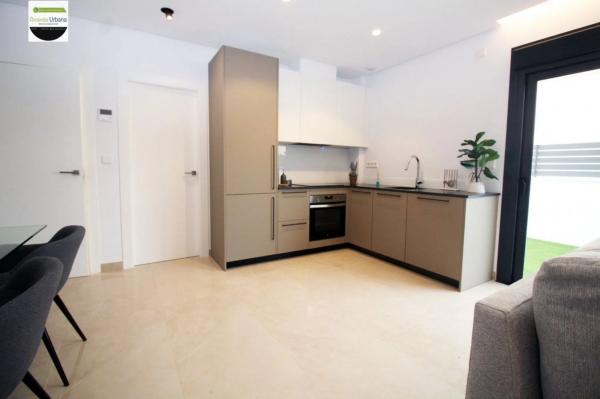 Chalet pareado en calle Josefa Botella Samper