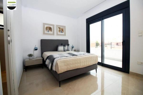 Chalet pareado en calle Josefa Botella Samper