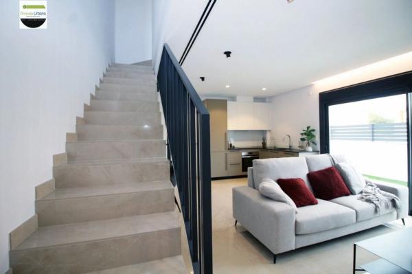 Chalet pareado en calle Josefa Botella Samper