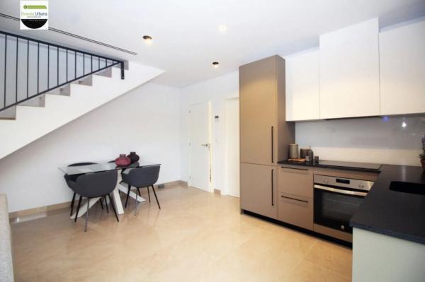 Chalet pareado en calle Josefa Botella Samper