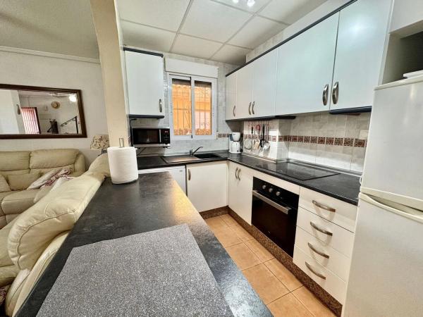 Casa independiente en avenida de Polonia