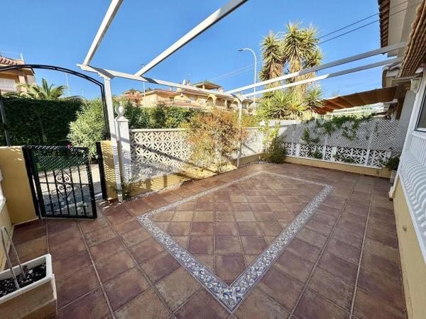 Casa independiente en avenida de Polonia